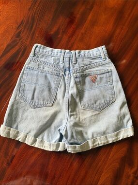 ⭐️Vintage⭐️ Guess Button-Fly Rolled Hem Denim Shorts